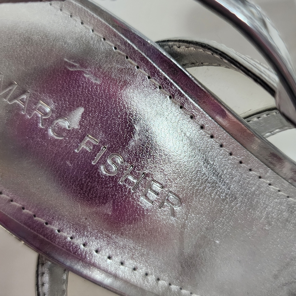 Marc Fisher Metallic Silver Acylic Sandals With Transparent Heel Size 6.5US - Picture 9 of 13